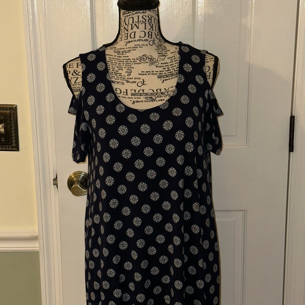 Jones New York Navy and White Patterned Tunic